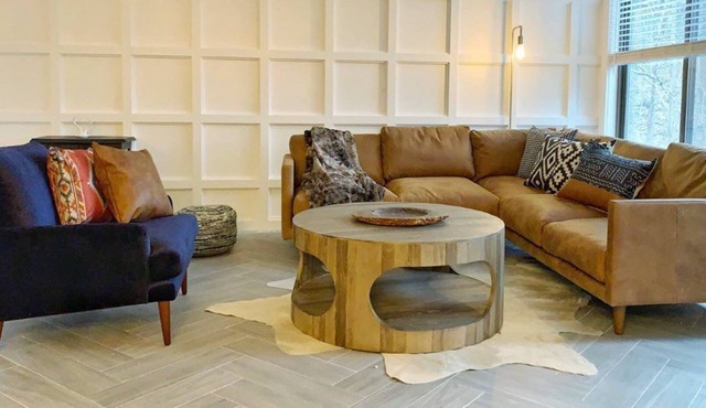 Luxe 10 guest Cabin/Skiing/Pools/Tennis/Gym/Hiking