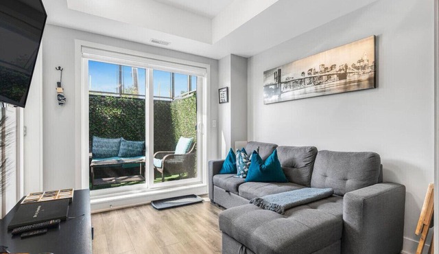 Luxe 1BR Condo Suite| 4 Mins to the Falls/Casino