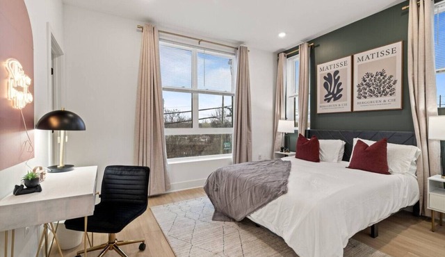 Luxe 1BR | Near Univ City & Museums | DT