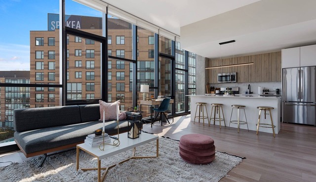 Luxe 1BR: Unmatched Views & Location