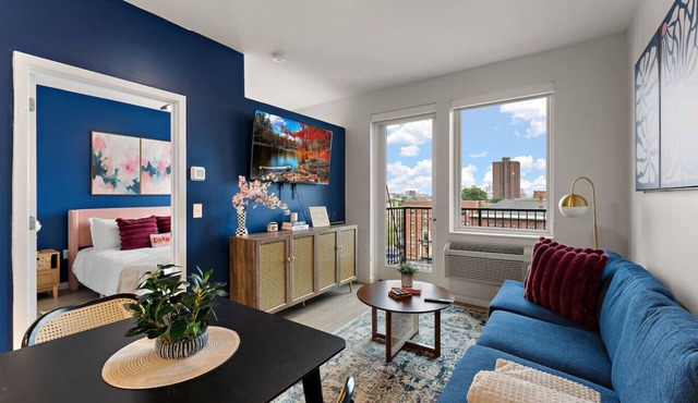 LUXE 1BR w/Free Parking near Downtown + Loring Park