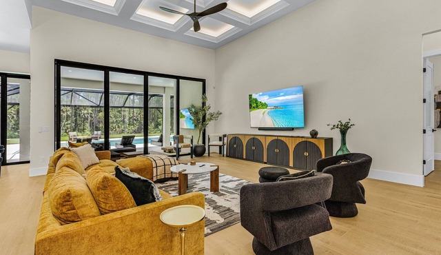 Luxe 20 P Hot Tub/Pool/Cinema/Pickle ball