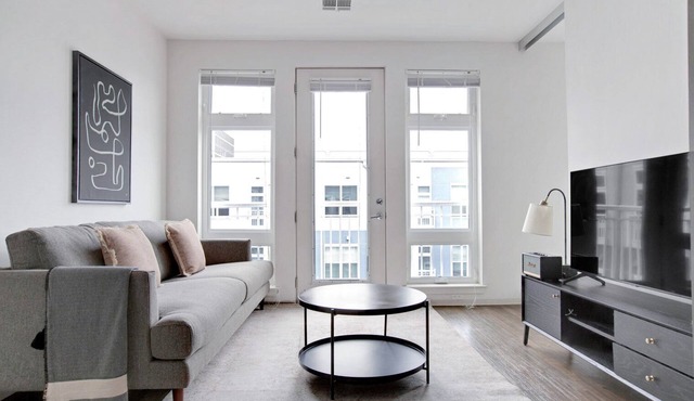 Luxe 2B w/W/D, Gym, Rooftop. Steps from T stop by Blueground