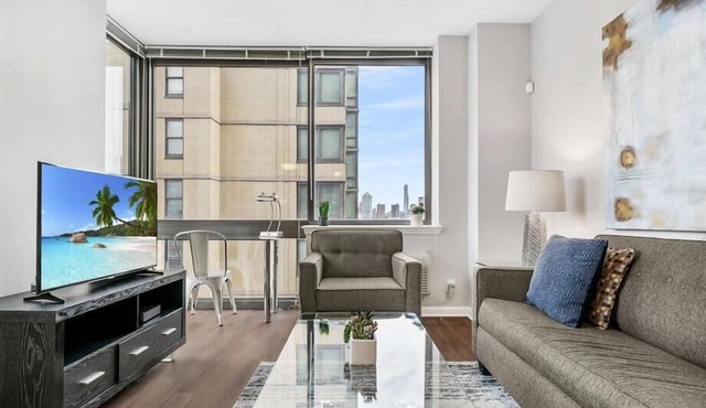 Luxe 2BR | Sweeping Views | Jersey City by GLS