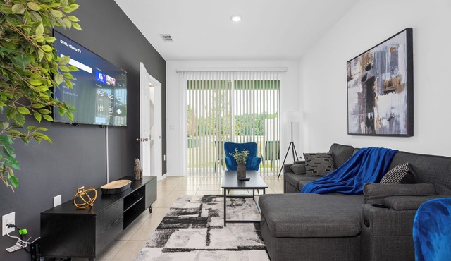 Luxe 2BR Townhome Close to Beach