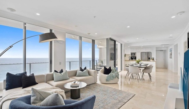 Luxe 3 Bd Beachfront Broadbeach, Pool,Gym,Sauna