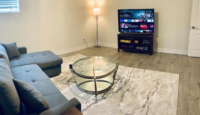 Luxe 3-bedroom unit in North London, close to Masonville and Western University