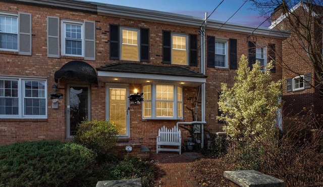 Luxe 3 BR Townhome near Trolly Square Wilmington