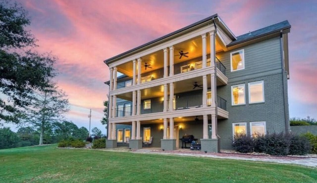 Luxe 38-Acre Homestead Near Gainesville: 5BR/7BA, 2 Kitchens, Animals & More!