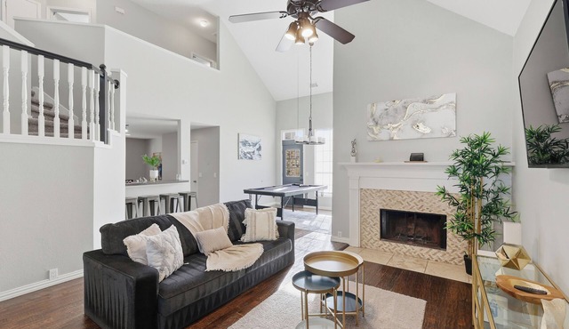 Luxe 3B Cozy and 5-Star Stay in Frisco
