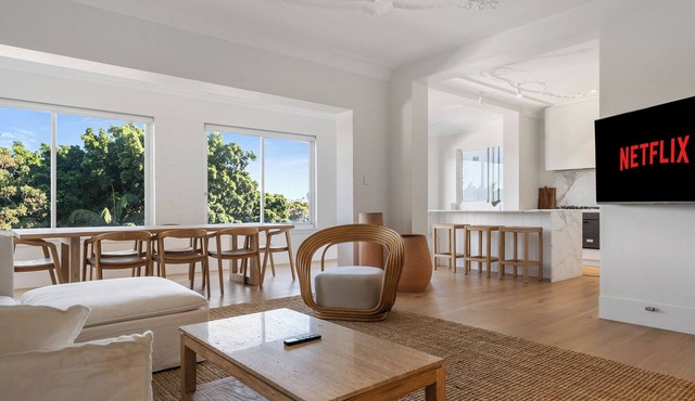 Luxe 3BR Full-Floor Suite w/Views | Darling Point