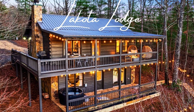 Luxe 3BR, Mtn Views, Hot Tub, Game Room, Pets OK
