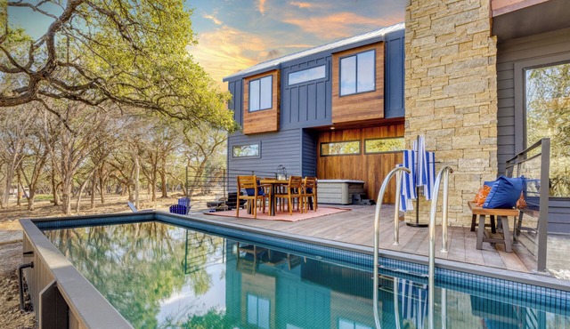 Luxe 4BDR with Pool, Hot Tub, Game Room & Fire Pit | Maverick by AvantStay
