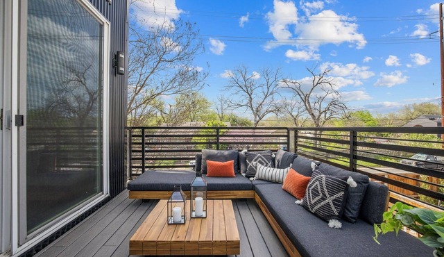 Luxe 4BR Austin Home | Balcony & Private Deck