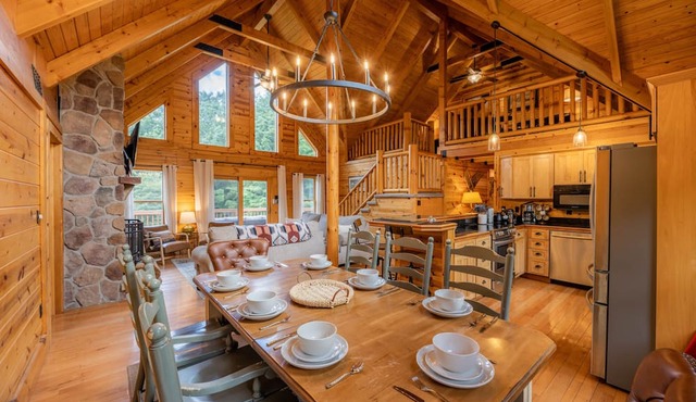 Luxe 4BR Cabin | Hot Tub- Cozy Retreat by Snowshoe