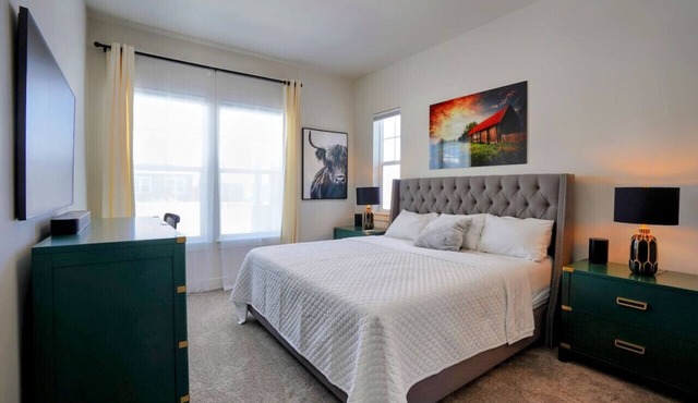 Luxe 4BR Home with Hot Tub & Sauna