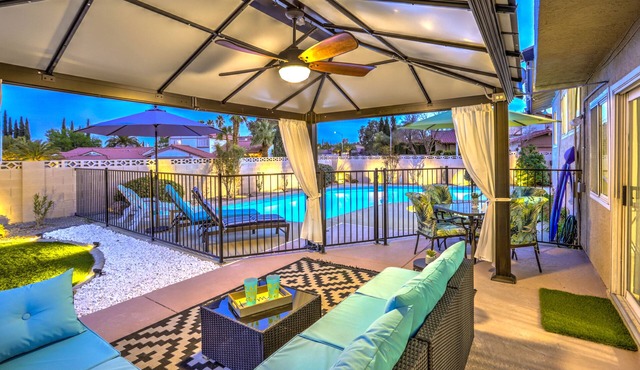 Luxe 4BR Summerlin House- Gym/Pool/Spa/Prime Location