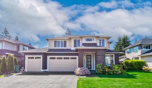 Luxe 5-bedroom home in Federal Way