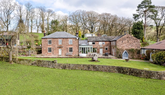 Luxe 5BR Farm I Hot Tub+games Room I National Park