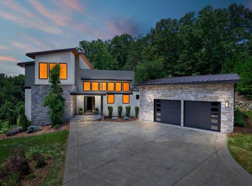 Luxe 5BR with Home Theater, Pool Table and Firepit