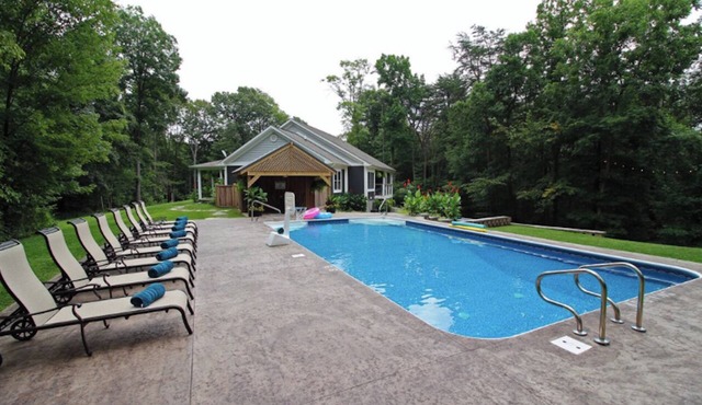 Luxe 6-bedroom Lodge - Seasonal Pool, Theater Room, Short Drive to State Parks