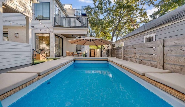 Luxe 6BR Retreat, Pool, Game Room,Sleeps 23
