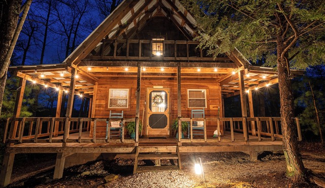 Luxe A-Frame: 5 Mins to Cave Run Lake close to RRG