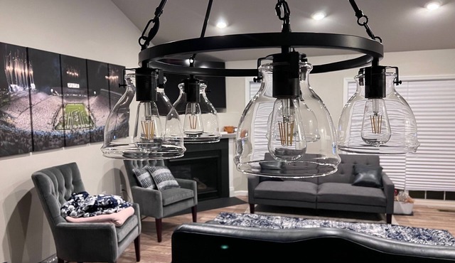 Luxe Accommodations Minutes from Penn State!