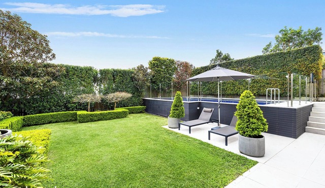 Luxe at Kings – Spacious 1BR Guest Suite with Pool & Garden Access