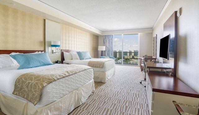 Luxe Beachfront Resort, Top Location & Amenities