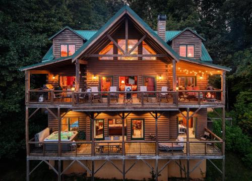 Luxe Cabin - Hot Tub, Deck, Views, Near Blue Ridge
