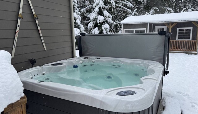 Luxe Cabin *Hot Tub*Fire Pit*Fenced*Generator*Whole Home Water Filter