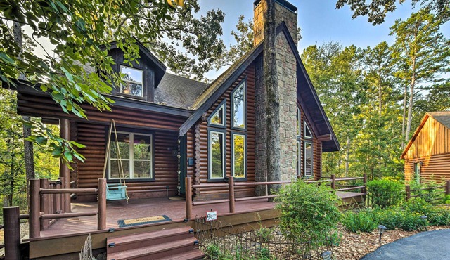 Luxe Cabin w/ 2 Decks; 3 Blocks to Golfing!