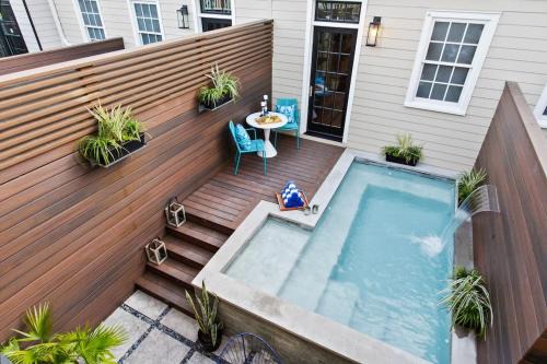 Luxe Carriage House Heated Pool Near River St