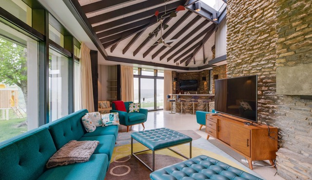 Luxe Cincinnati Home Rental w/ Ohio River Views!