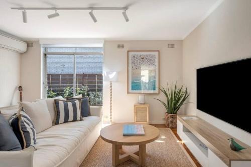 Luxe-Coastal Balmoral Townhouse