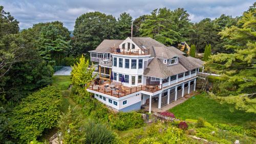 Luxe Coastal Estate Tennis, Beach, Firepit, View