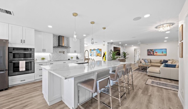 Luxe Coastal Retreat - 4BR w/Pool, Hot Tub, Arcade & Work Space - 3 mi to beach