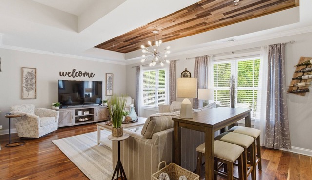 Luxe Condo in Old Town Bluffton + Elevator + Walkable to everything!