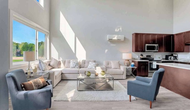 Luxe Condo Overlooking Park
