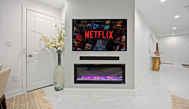 Luxe & Cozy: Stylish Apartment in Caledon
