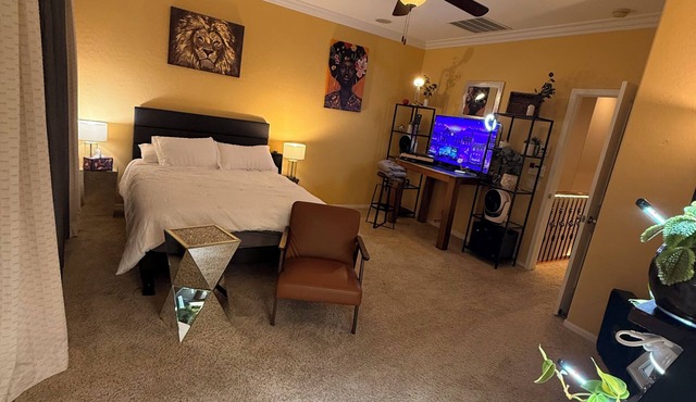 Luxe Desert Oasis in Exclusive Summerlin. Walking Distance to Golf, Shopping….