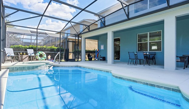 LUXE Disney Home! Priv Heated Pool/Spa, 3000ft2, 6 bed/5.5bath, Sleeps 13!