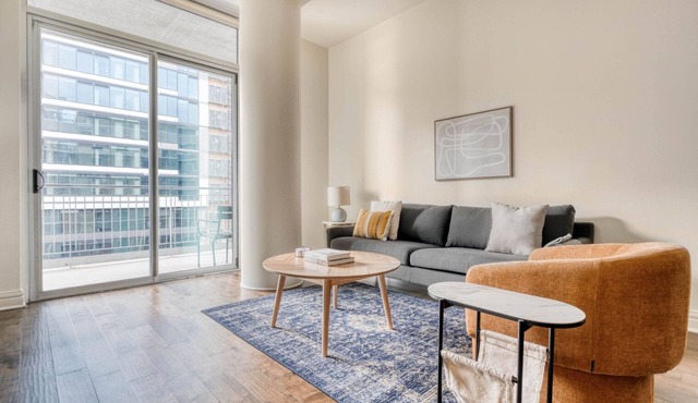 Luxe Downtown Austin 1BR w/Gym, Pool & W/D, nr Rainey St, by Blueground