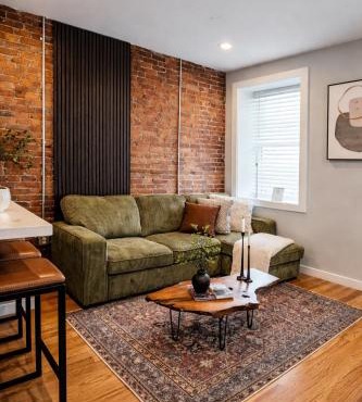 Luxe Duplex near Beach by Seaport and Convention Centre BCEC