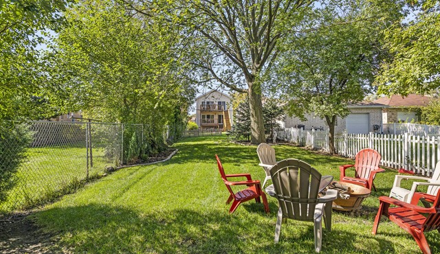 Luxe Duplex - Private Gym -Huge Yard -Arcade- King Beds - Garage-EV Charger-Crib