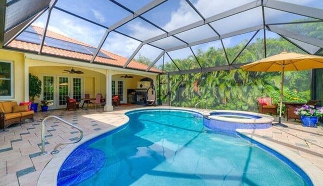 Luxe Escape in The Forest Country Club - South Fort Myers