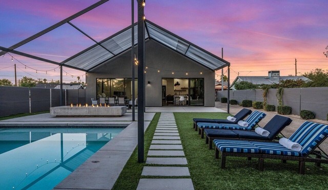 Luxe Estate with Guest House & Heated Pool & Firepit, & Rooftop Terrace near DT