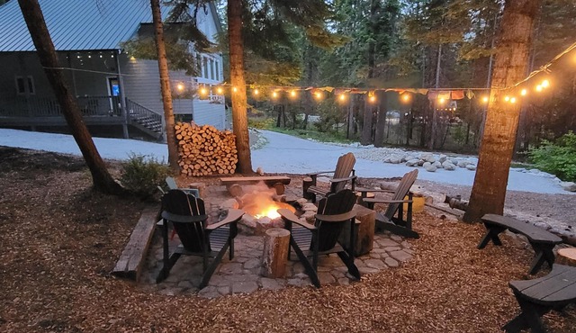 Luxe family and pet friendly chalet in private, forested setting