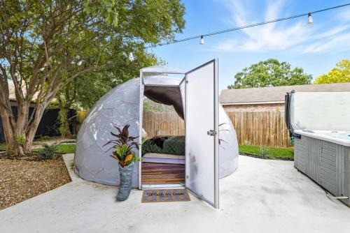 Luxe Family Escape with Games Hot Tub and Yard